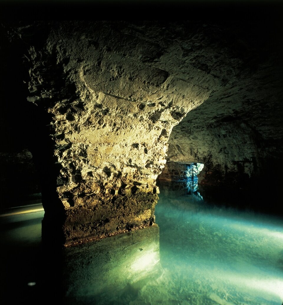 Quellbecken Kaiserpfalz hotel Aspethera
